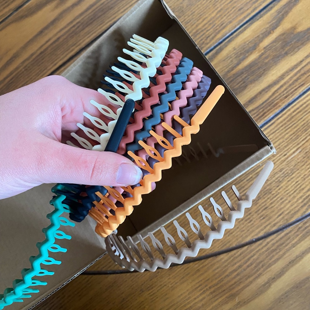 Box of Zigzag Comb Headbands